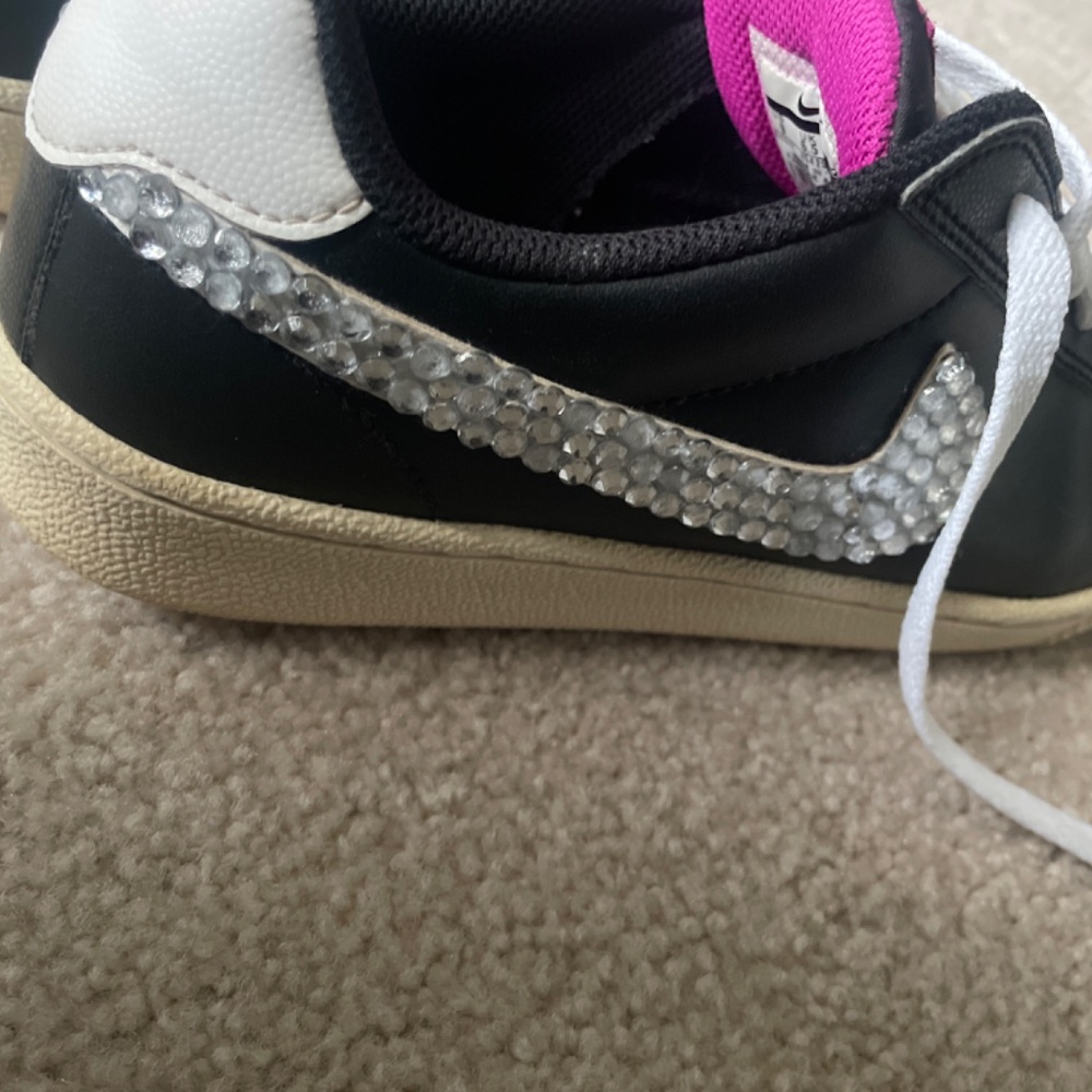 Nike Court Majestic Shoes with Rhinestones - Picture 6 of 9